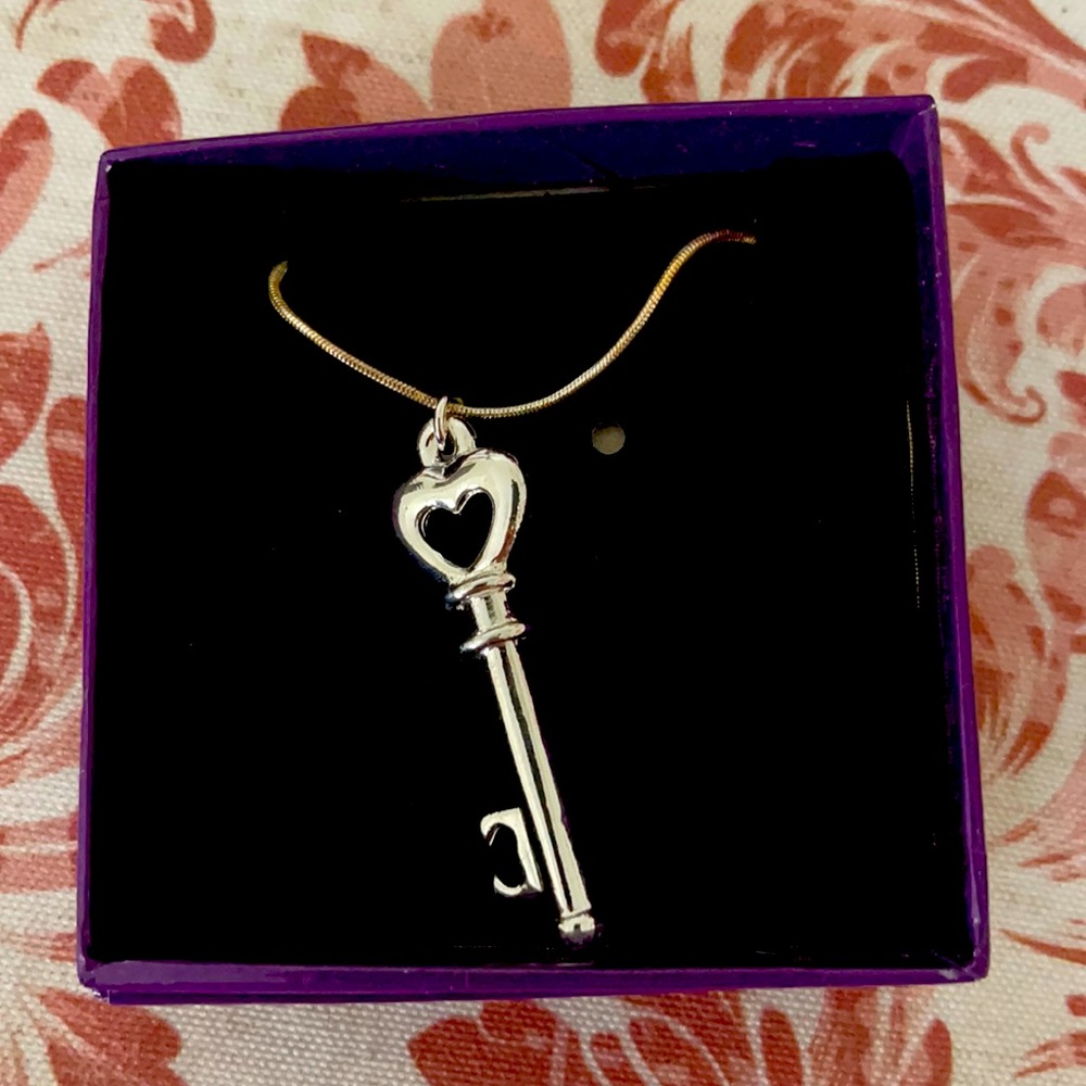 Key to my heart silver necklace